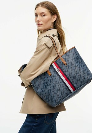 Tommy Hilfiger, TOMMY HILFIGER TH MONOPLAY GLOBAL STRIPE TOTE BAG - Bolso de mano - space blue