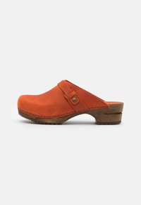 Sanita Ursana Mule Clog | Original Handmade Wooden Leather Clog for