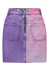 Falda mini de denim en un degradado de morado a rosa, con un cierre de cremallera en la parte delantera y dos bolsillos traseros. Tejido texturizado.