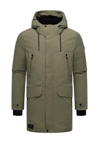 Olivgrön parka-jacka med huva, dragkedjeförsedda bröstfickor, fickor med klaff framtill och svarta stickade ärmslut. Vattentålig och isolerad design.