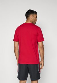 adidas Performance LIVERPOOL FC DNA TEE - Article de supporter d'équipe de club - strawberry red