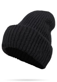Berretto in maglia nera realizzato in filato morbido, caratterizzato da una texture a coste e un risvolto per un calore aggiuntivo.