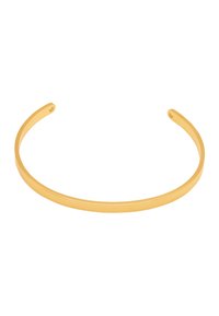 Gouden metalen manchetarmband met een slanke, ronde design, voorzien van een gladde, gepolijste afwerking en open uiteinden voor een verstelbare pasvorm.
