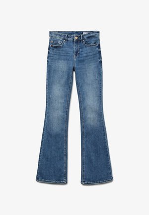 Jeans in denim blu a gamba svasata con vita media, caratterizzati da una finitura pulita, una texture scolorita e un design tradizionale a cinque tasche.