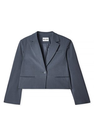 Avklippt grå blazer i slät tyg med två framfickor, en enkel knappstängning och slagkrage. Foder synligt inuti.