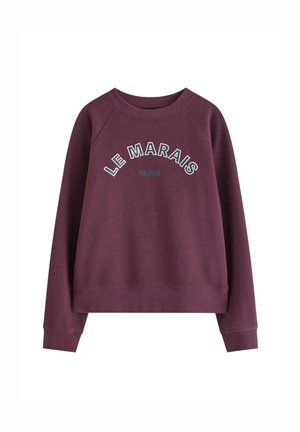 Bordeaux sweatshirt med "LE MARAIS PARIS" i hvid og marineblå tekst, blødt stof, rund hals og ribbede manchetter og kant.