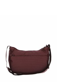 Sac bandoulière en tissu bordeaux avec une surface texturée, une fermeture zippée et une sangle ajustable ; il dispose également d'une poche arrière pour un rangement supplémentaire.