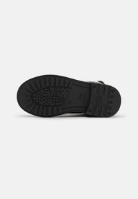 Geox Šněrovací kotníkové boty - black