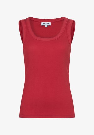 Rotes, geripptes ärmelloses Tanktop mit Rundhalsausschnitt, Größe 36, Markenetikett "MORE & MORE" innen am Kragen sichtbar.