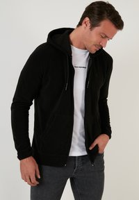 Buratti REGULAR FIT - Giacca in pile - black