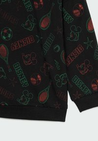 Čierna mikina s červenými a zelenými grafikami Disney Mickey Mouse, športovými motívmi a textovými vzormi. Hladké manžety a lem.