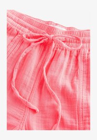 Unselected, pink