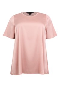 Lyserød top med korte ærmer lavet af glat stof, med rund halsudskæring og en A-formet silhuet for en løs pasform. Ingen bemærkelsesværdige mønstre eller hardware.