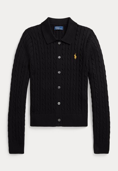 Sort strikket cardigan med kabelmønster, knappelukning foran, ribbet kant og manchetter samt et lille gyldent logo på brystet.