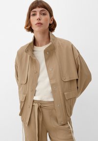 s.Oliver Leichte Jacke - sandfarben