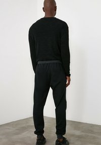Trendyol Jogginghose - black