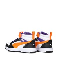 Hoge sneakers met een zwarte, witte, oranje en paarse synthetische bovenkant; voorzien van een klittenbandsluiting en vetersluiting; gestructureerd oppervlak.