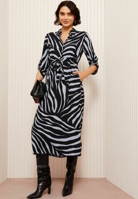 Friends Like These REGULAR FIT   - Abito a camicia - animal