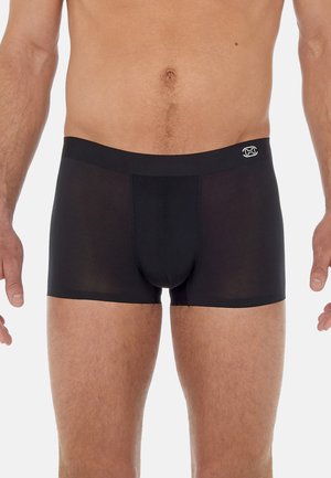 Schwarze Boxershorts für Männer aus atmungsaktivem Mesh-Material, mit einer engen Passform, elastischem Bund mit Logo und ohne sichtbare Muster.