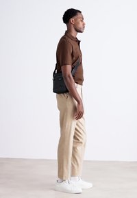 BOSS JARETH UNISEX - Τσάντα χιαστί - black