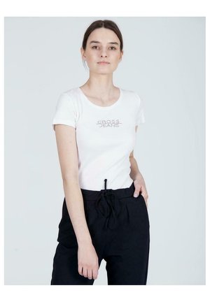 - T-shirt z nadrukiem