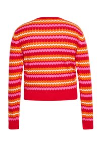 Piros kötött pulóver, multicolor cikk-cakk csíkokkal rózsaszín, narancs és fehér színekben. Hosszú ujjal, bordázott mandzsettákkal és szegéllyel rendelkezik.