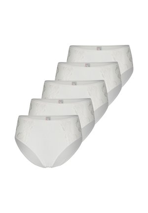 Cinque slip bianchi da donna a vita alta con sottili dettagli in pizzo floreale sui lati, disposti in una fila sfalsata.