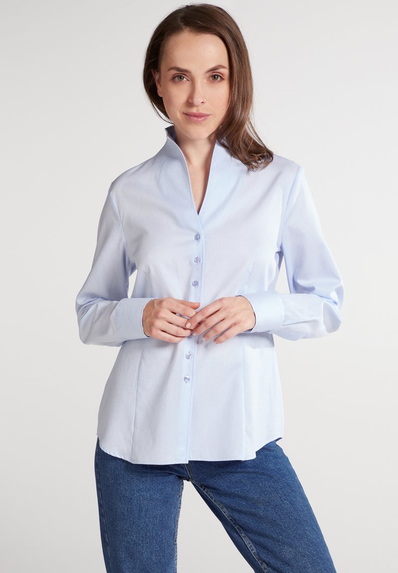 Eterna KELCHKRAGENBLUSE - REGULAR FIT - Button-down blouse - hellblau