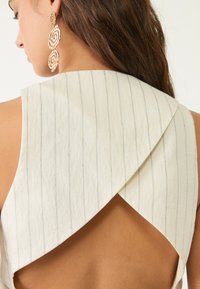Stradivarius STRIPED ASYMMETRIC - Weste - white