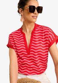 Niet geselecteerd, pink wave stripe