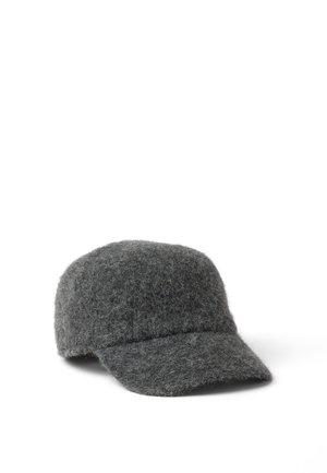Cappellino da baseball in lana pelosa grigio scuro con visiera curva, mostrato su sfondo bianco inclinato leggermente verso destra.