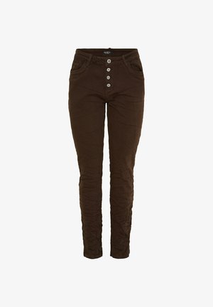 Brune, tapered bukser med fem-knap lukning, to forlommer og en tekstureret overflade. Stoffet ser blødt og lidt krøllet ud.