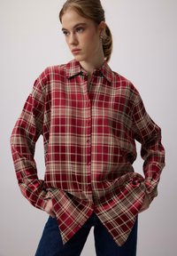 Blúzka so zapínaním na gombíky - red