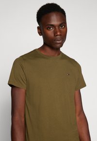 Tommy Jeans SLIM TEE - Basic T-shirt - drab olive green