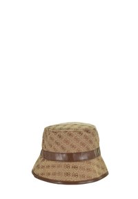 Cappello a secchiello marrone con motivo, bordato in pelle attorno al bordo e alla fascia della corona, tessuto testurizzato, isolato su sfondo bianco.