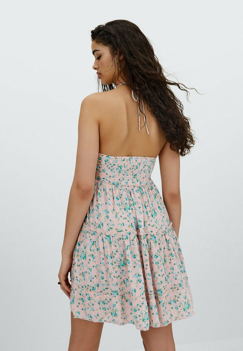 Damen Freizeitkleider | Stradivarius MIT PRINT UND SCHLITZEN Freizeitkleid pink/mehrfarbig - KZ92663 Damen Freizeitkleider | Stradivarius MIT PRINT UND SCHLITZEN Freizeitkleid pink/mehrfarbig - KZ92663
