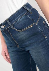 Le Temps Des Cerises Jean flare - bleu