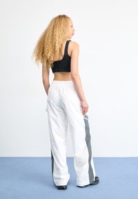 Thumbnail Image 4