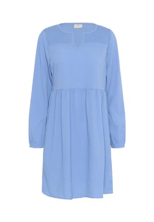 Himmelblaues Kleid aus weichem Stoff, mit V-Ausschnitt, langen Ärmeln, gerafftem Taillenbereich und strukturiertem Smocking-Detail am Oberteil.