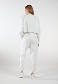 EOSELIO LOOSE FIT  - Jogginghose - cloudy white