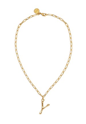 Collar de cadena de oro con eslabones alargados y un pequeño colgante de oro en forma de la letra Y.