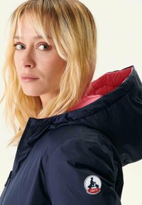 JOTT VIENNE - Chaqueta de plumas - blue / pink