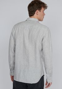 Matinique MARC - Camicia - ghost gray