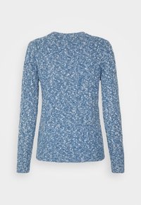 Maglione a maniche lunghe in filato misto blu e bianco. Presenta un orlo a coste e un design a maglia testurizzato. Collo rotondo con una vestibilità rilassata.