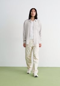 Weekday OVERSIZED BLEND - Košeľa - striped ecru