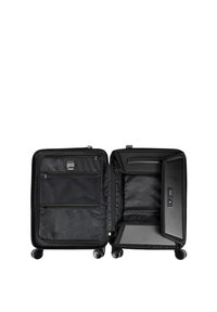 Valigia da cabina nera con doppia cerniera, molteplici tasche interne, esterno rigido, texture liscia e quattro ruote per maggiore mobilità.
