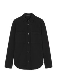 Černá dlouhá košile s dlouhým rukávem z měkké tkaniny, se zapínáním na knoflíky vpředu, dvěma náprsními kapsami a zaobleným lemem.