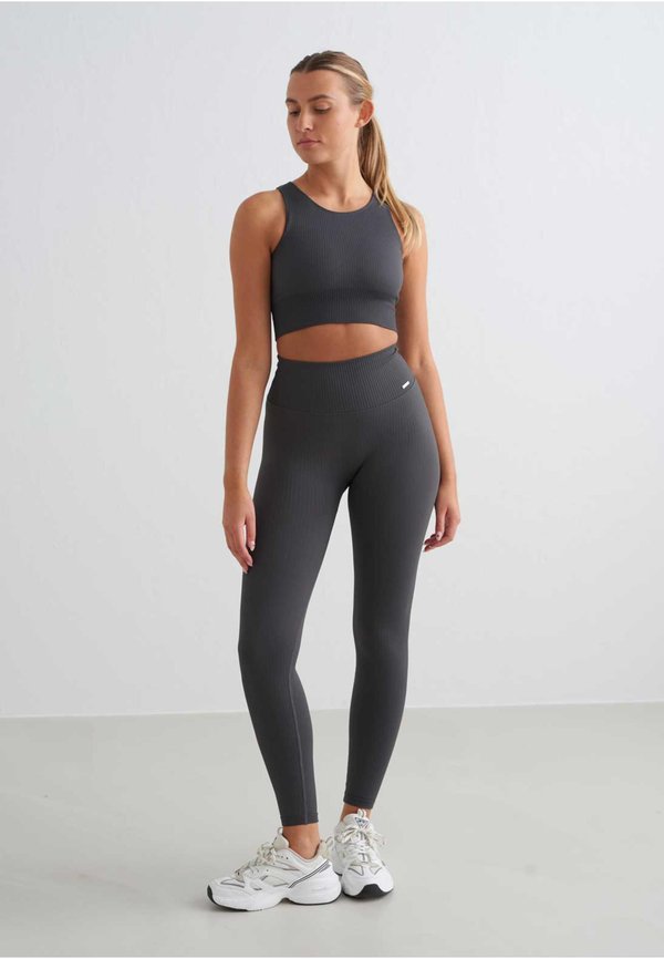 SEAMLESS CROP  - Top