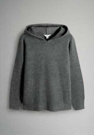 Šedá mikina s kapucí vyrobená z měkkého pleteného materiálu, s designem ve tvaru V, dlouhými rukávy a žebrovanými manžetami a lemem. Žádné viditelné vzory ani akcenty.