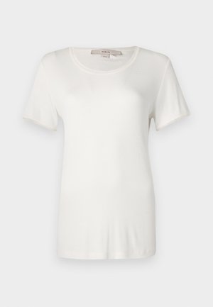 Camiseta blanca de manga corta hecha de algodón suave y elástico. Presenta un escote redondo y una textura lisa y uniforme sin patrones visibles.